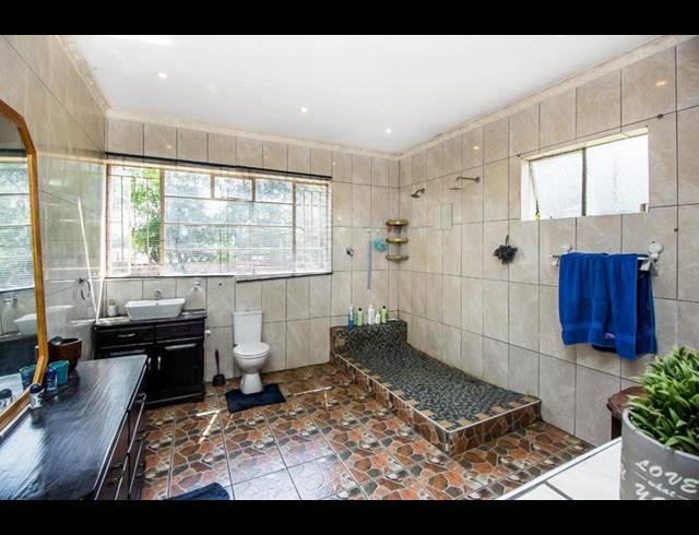 4 BEDROOM HOUSE FOR SALE IN LYNNWOOD